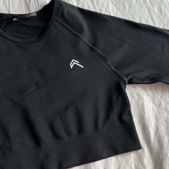 Oner Active Classic Seamless Long Sleeve Crop Top Small - Picture 2 of 5
